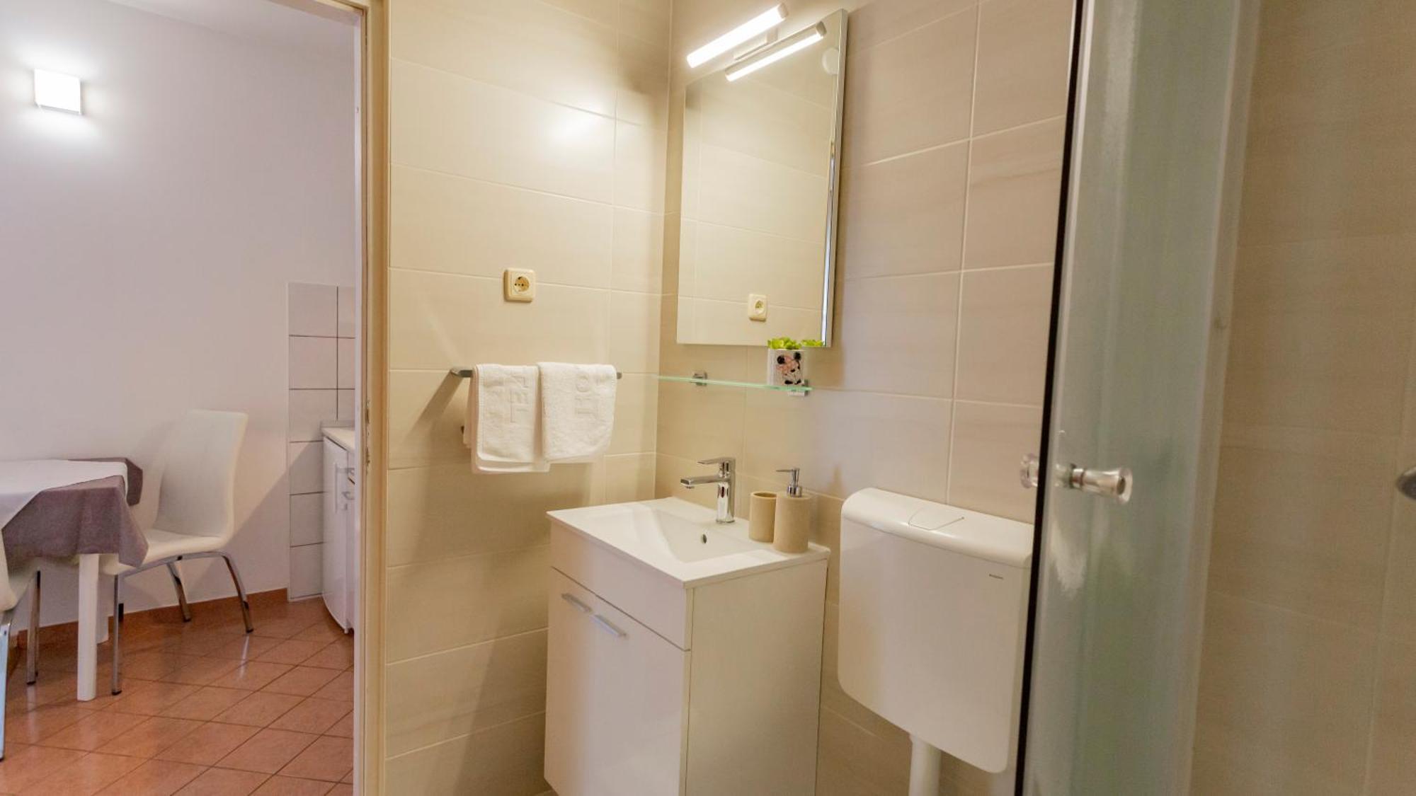 Baska Voda Apartments - Steps From The Beach, Free Parking, Central Location Exteriör bild