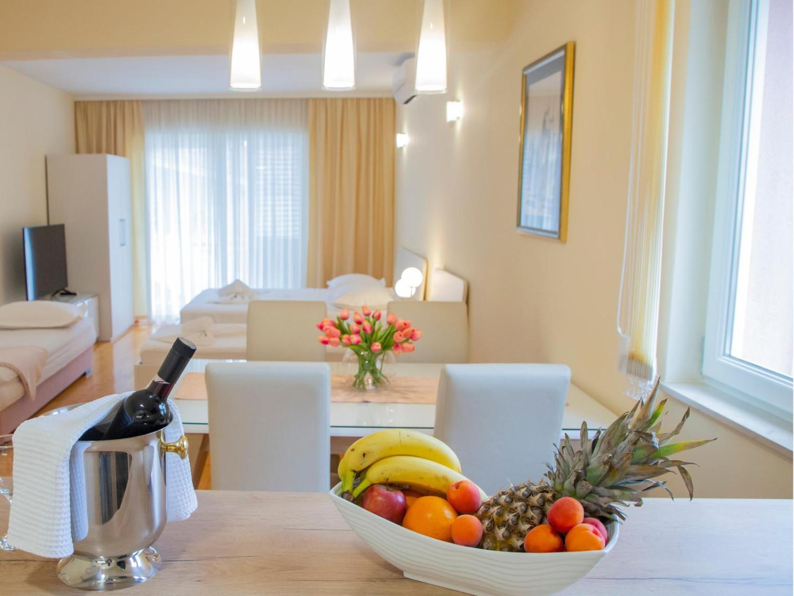 Baska Voda Apartments - Steps From The Beach, Free Parking, Central Location Exteriör bild